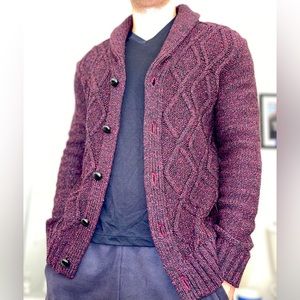 Used cardigan from Banana Republic. Perfect for casual or upscale wear